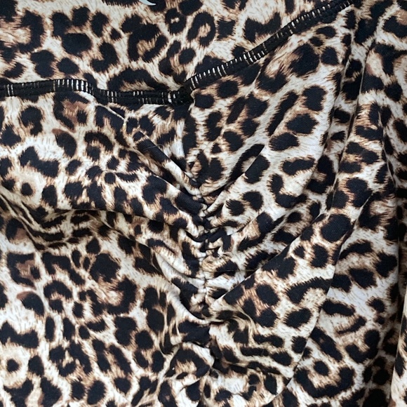 Wild! Zyia Leopard Pattern Scrunch Leggings size 8-10 - Picture 3 of 4